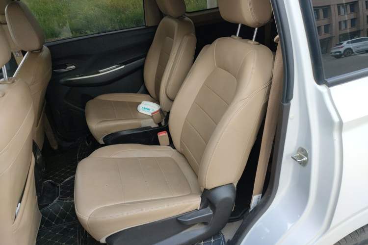 Used Wuling Hongguang 2019 1.5L S Comfort Edition China VI LAR Left Rear Seat