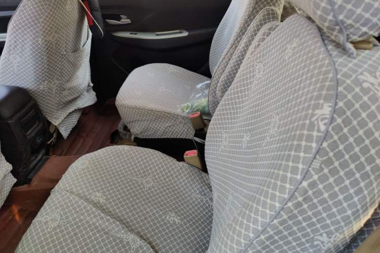 Used Wuling Hongguang 2019 1.5L S Comfort Edition China VI LAR Left Rear Seat