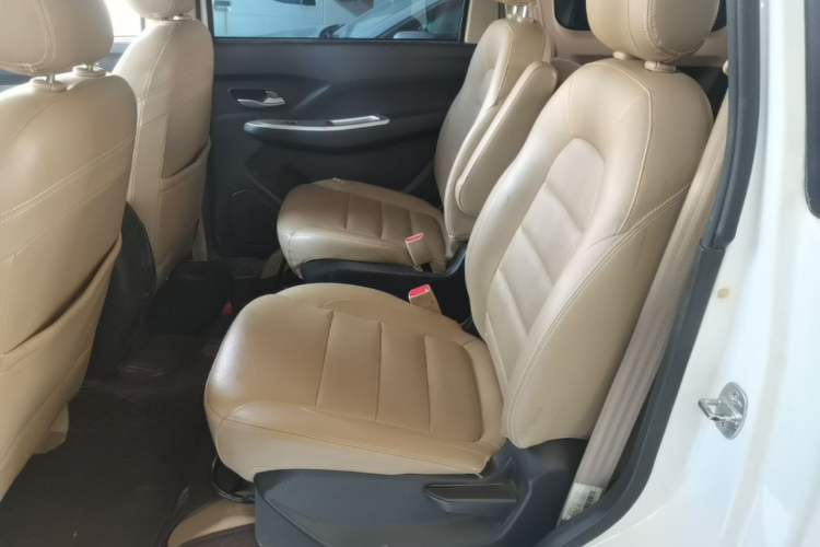 Used Wuling Hongguang 2019 1.5L S Comfort Edition China VI LAR Left Rear Seat