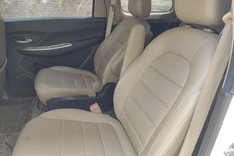 Used Wuling Hongguang 2019 1.5L S Comfort Edition China VI LAR Left Rear Seat