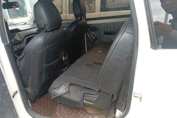 Used Wuling Hongguang 2019 1.5L S Basic Version China VI Standard LAR Left Rear Seat