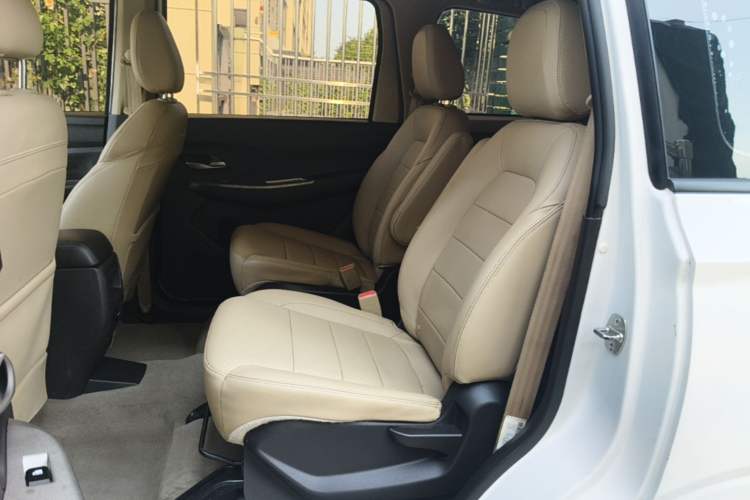 Used Wuling Hongguang 2019 1.5L S Comfort Edition China VI LAR Left Rear Seat