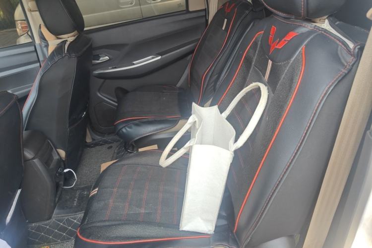 Used Wuling Hongguang 2019 1.5L S Comfort Edition China VI LAR Left Rear Seat