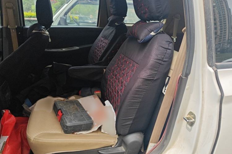 Used Wuling Hongguang 2019 1.5L S Comfort Edition China VI LAR Left Rear Seat