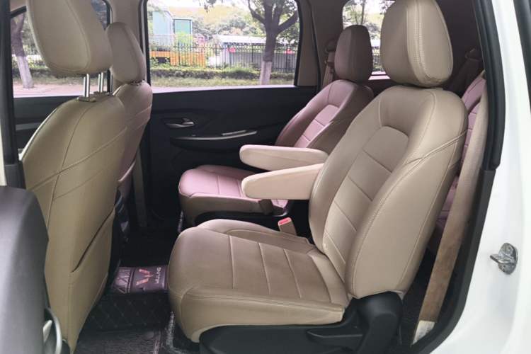 Used Wuling Hongguang 2019 1.5L S Comfort Edition China VI LAR Left Rear Seat