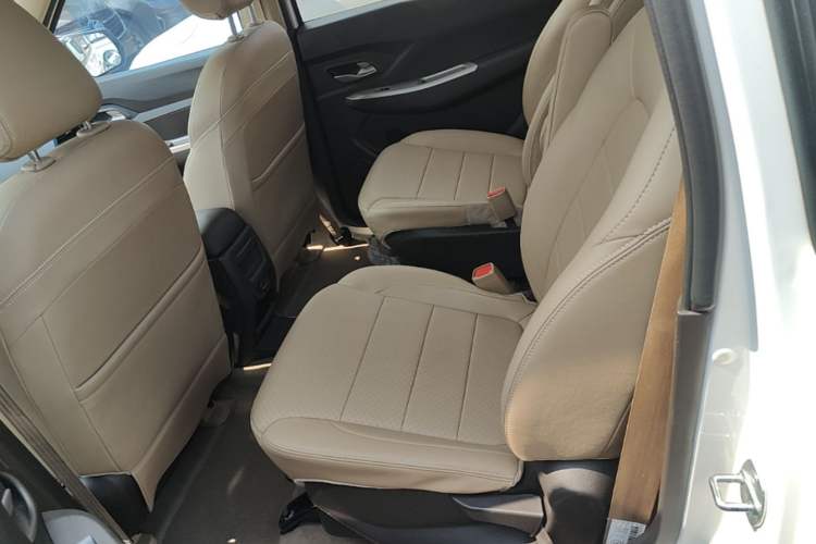 Used Wuling Hongguang 2019 1.5L S Comfort Edition China VI LAR Left Rear Seat