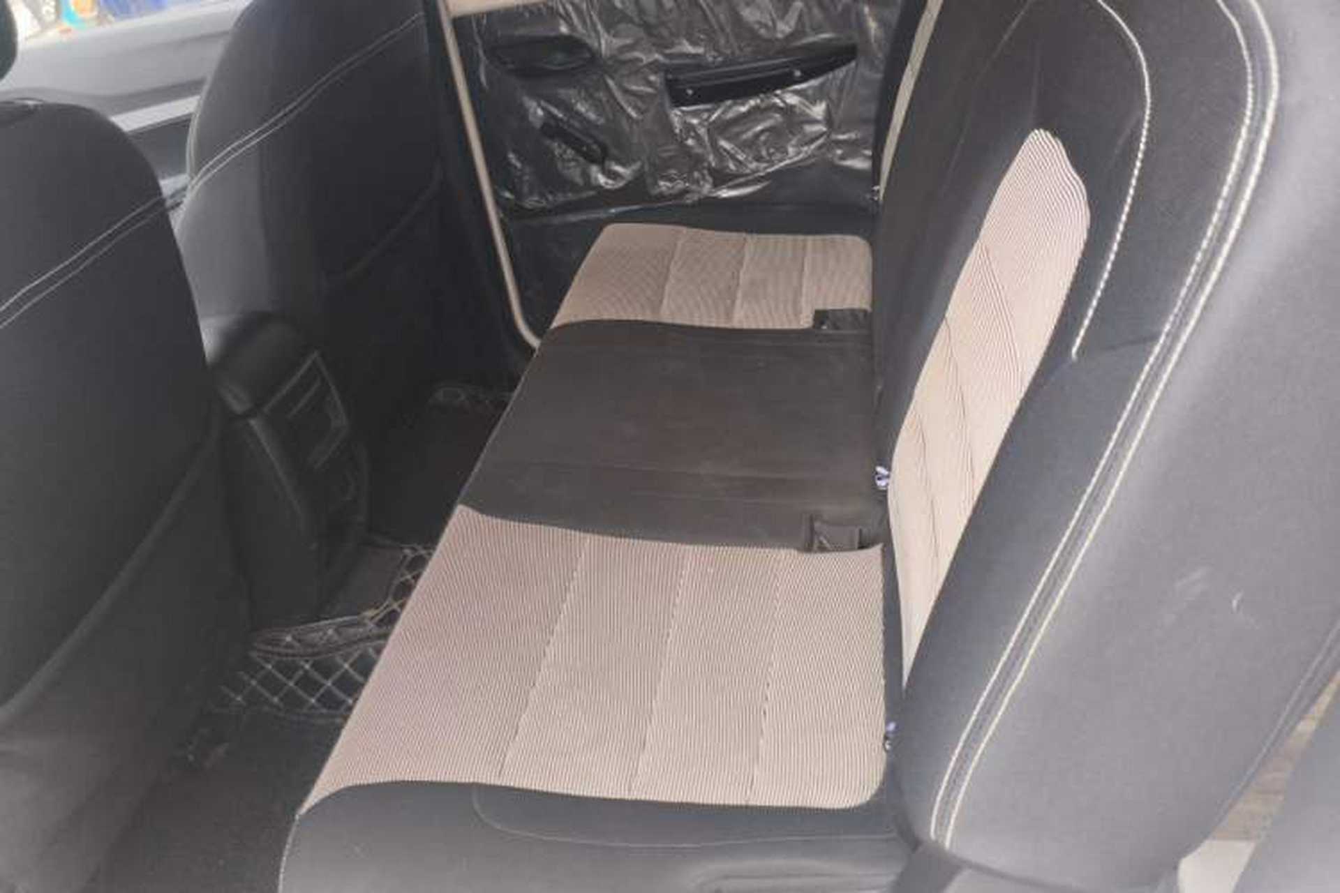 Used Wuling Hongguang 2019 1.5L S Basic Version China VI Standard LAR Left Rear Seat
