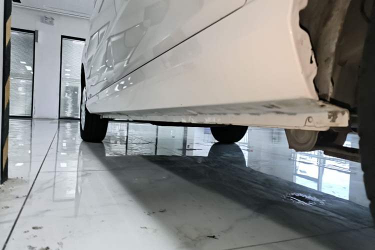 Used Wuling Hongguang 2019 1.5L S Basic Version China VI Standard LAR Left Side Sill