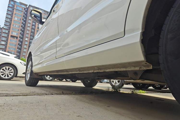 Used Wuling Hongguang 2019 1.5L S Standard Version China VI LAR Left Side Sill