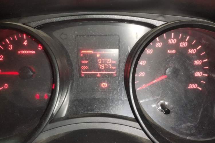 Used Wuling Hongguang 2019 1.5L S Basic Version China VI Standard LAR Odometer Close Up