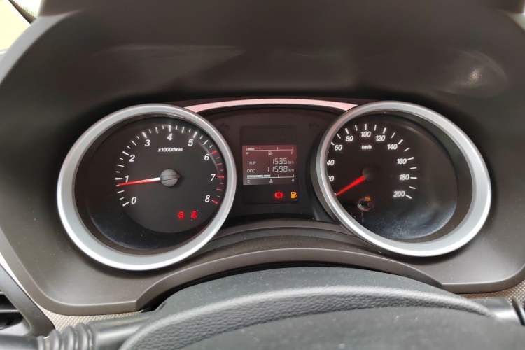Used Wuling Hongguang 2019 1.5L S Comfort Edition China VI LAR Odometer Close Up
