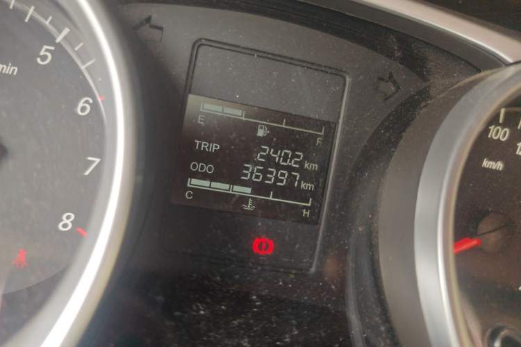 Used Wuling Hongguang 2019 1.5L S Comfort Edition China VI LAR Odometer Close Up