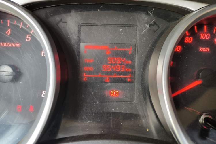 Used Wuling Hongguang 2019 1.5L S Standard Version China VI LAR Odometer Close Up