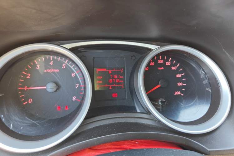Used Wuling Hongguang 2019 1.5L S Base Version L2B Odometer Close Up