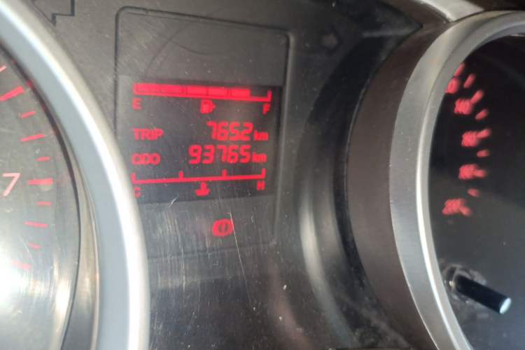 Used Wuling Hongguang 2019 1.5L S Standard Version China VI LAR Odometer Close Up