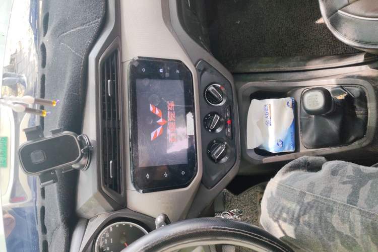 Used Wuling Hongguang 2019 1.5L S Comfort Edition China VI LAR Odometer Close Up