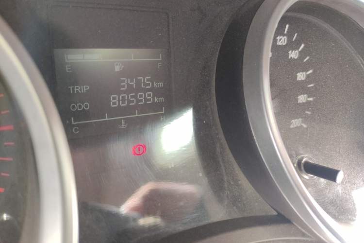 Used Wuling Hongguang 2019 1.5L S Comfort Edition China VI LAR Odometer Close Up