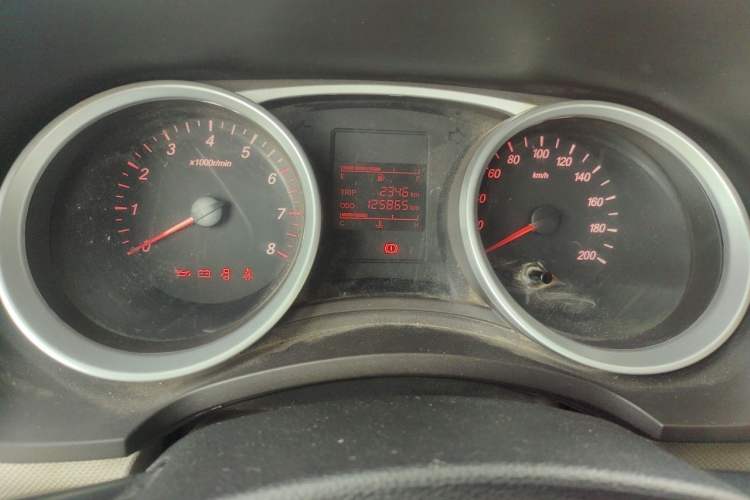 Used Wuling Hongguang 2019 1.5L S Standard Version China VI LAR Odometer Close Up