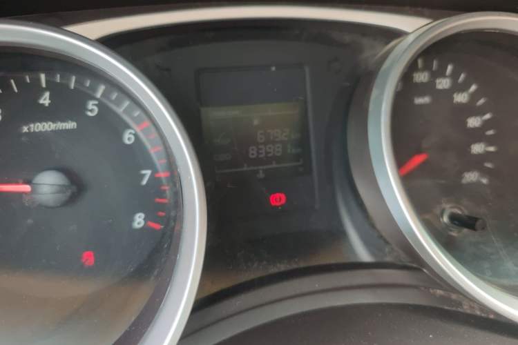 Used Wuling Hongguang 2019 1.5L S Comfort Edition China VI LAR Odometer Close Up