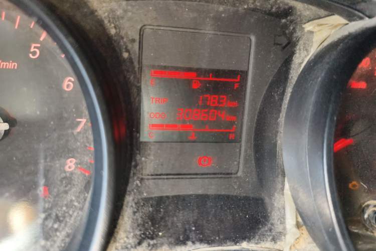 Used Wuling Hongguang 2019 1.5L S Basic Version China VI Standard LAR Odometer Close Up