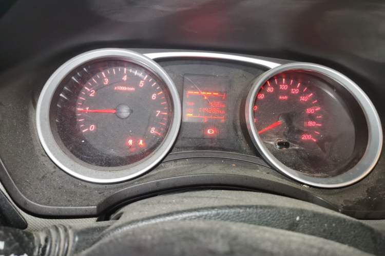 Used Wuling Hongguang 2019 1.5L S Standard Version China VI LAR Odometer Close Up