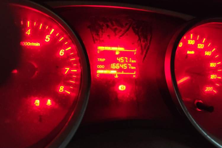 Used Wuling Hongguang 2019 1.5L S Standard Version China VI LAR Odometer Close Up