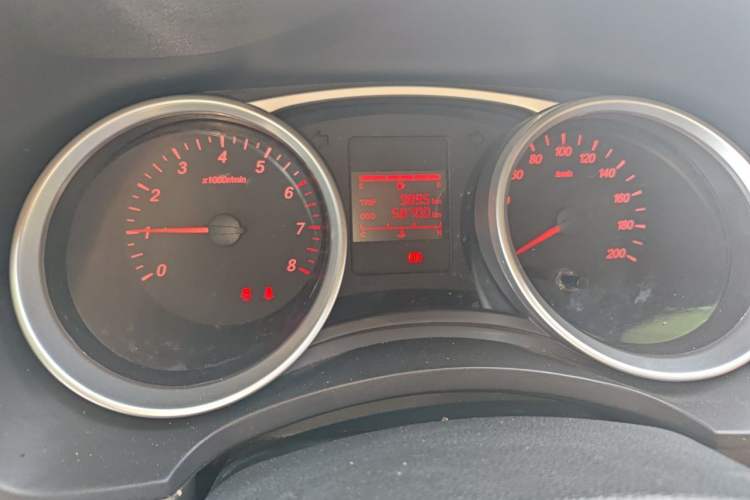 Used Wuling Hongguang 2019 1.5L S Standard Version China VI LAR Odometer Close Up