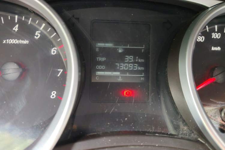 Used Wuling Hongguang 2019 1.5L S Comfort Edition China VI LAR Odometer Close Up
