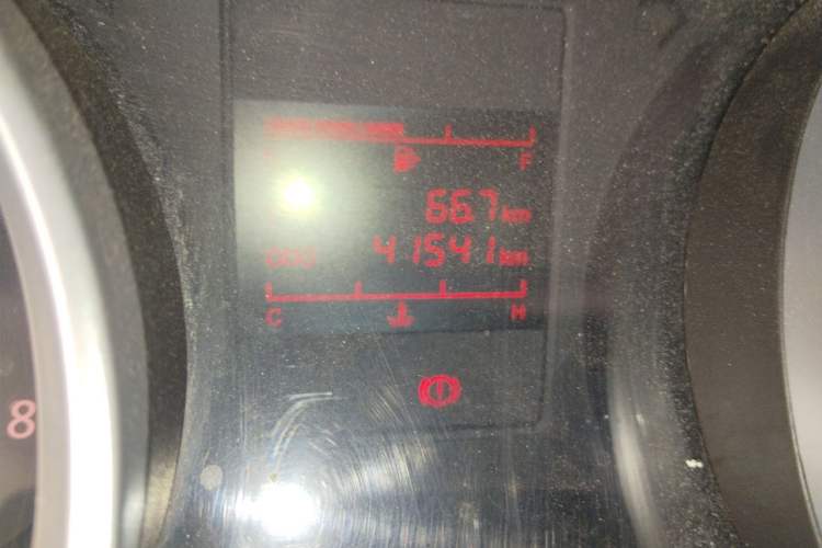 Used Wuling Hongguang 2019 1.5L S Standard Version China VI LAR Odometer Close Up