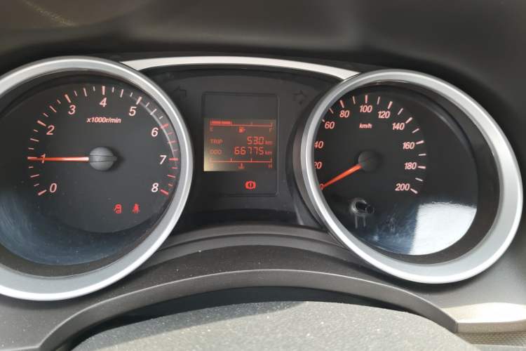 Used Wuling Hongguang 2019 1.5L S Standard Version China VI LAR Odometer Close Up