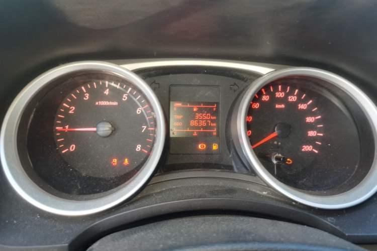 Used Wuling Hongguang 2019 1.5L S Standard Version China VI LAR Odometer Close Up