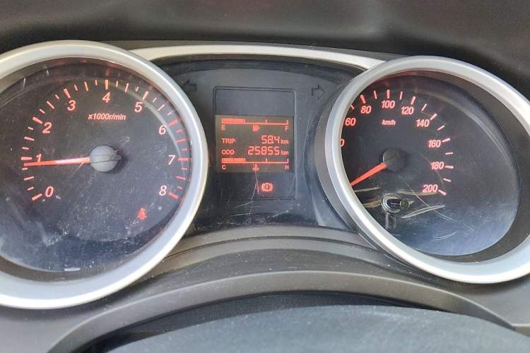Used Wuling Hongguang 2019 1.5L S Standard Version China VI LAR Odometer Close Up