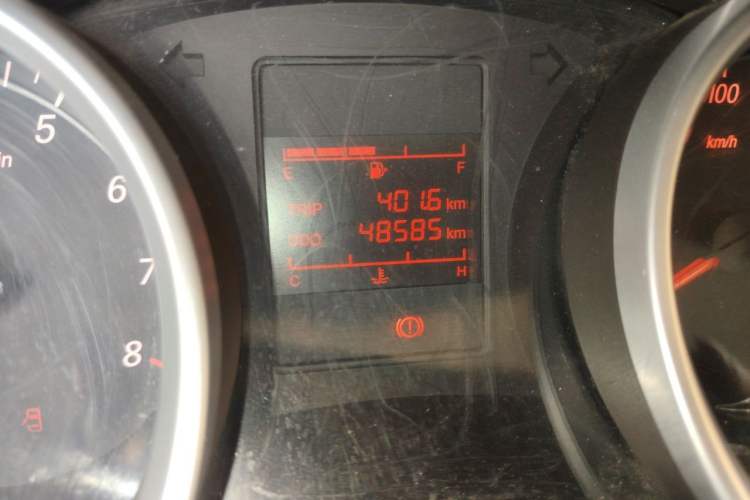 Used Wuling Hongguang 2019 1.5L S Standard Version China VI LAR Odometer Close Up