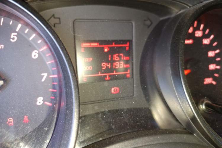 Used Wuling Hongguang 2019 1.5L S Basic Version China VI Standard LAR Odometer Close Up