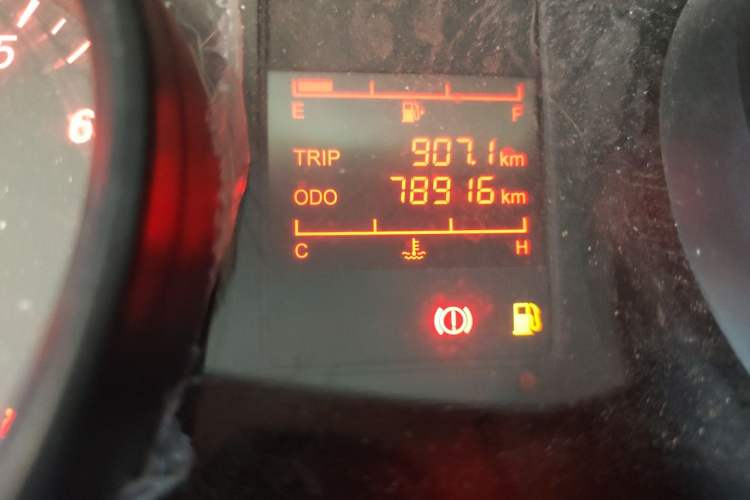 Used Wuling Hongguang 2019 1.5L S Basic Version China VI Standard LAR Odometer Close Up