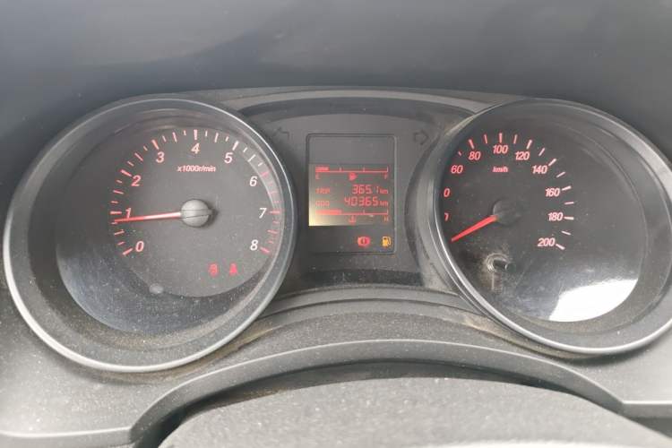 Used Wuling Hongguang 2019 1.5L S Basic Window-Sealed Vehicle China VI LAR Odometer Close Up