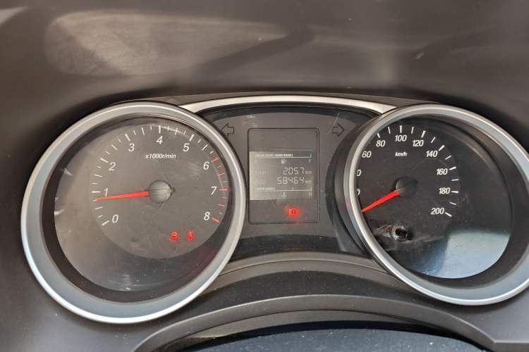 Used Wuling Hongguang 2019 1.5L S Comfort Edition China VI LAR Odometer Close Up
