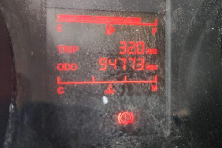 Used Wuling Hongguang 2019 1.5L S Standard Version China VI LAR Odometer Close Up