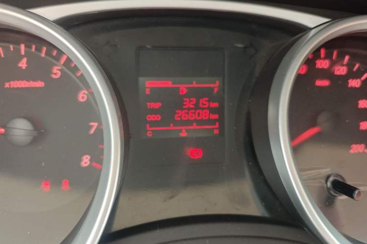 Used Wuling Hongguang 2019 1.5L S Standard Version China VI LAR Odometer Close Up
