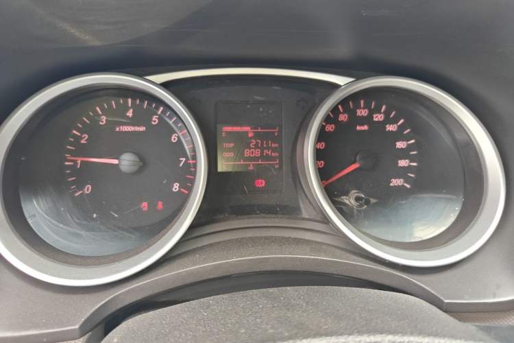 Used Wuling Hongguang 2019 1.5L S Standard Version China VI LAR Odometer Close Up