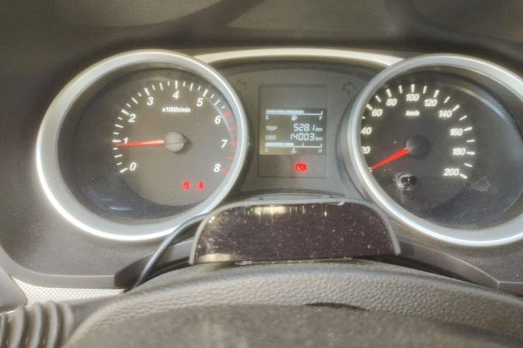 Used Wuling Hongguang 2019 1.5L S Comfort Edition China VI LAR Odometer Close Up