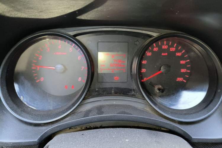 Used Wuling Hongguang 2019 1.5L S Basic Version China VI Standard LAR Odometer Close Up
