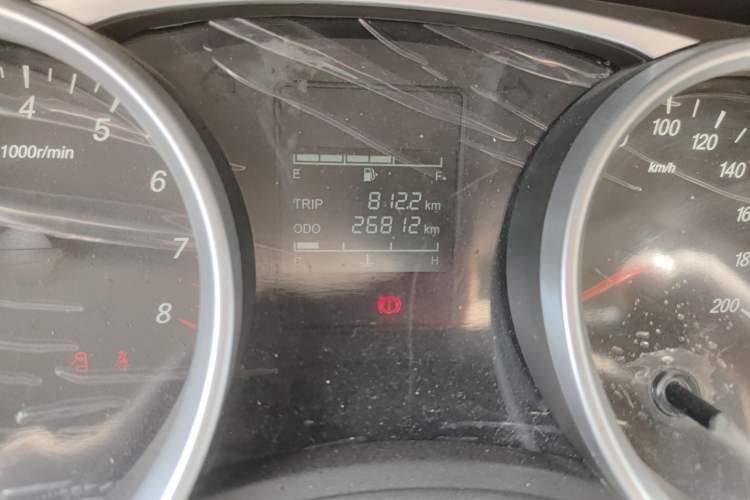 Used Wuling Hongguang 2019 1.5L S Comfort Edition China VI LAR Odometer Close Up