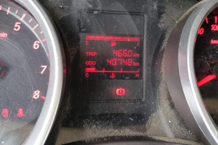 Used Wuling Hongguang 2019 1.5L S Standard Version China VI LAR Odometer Close Up