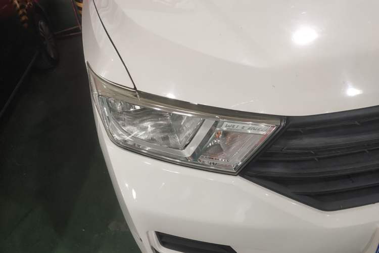 Used Wuling Hongguang 2019 1.5L S Basic Version China VI Standard LAR Right Front Headlight