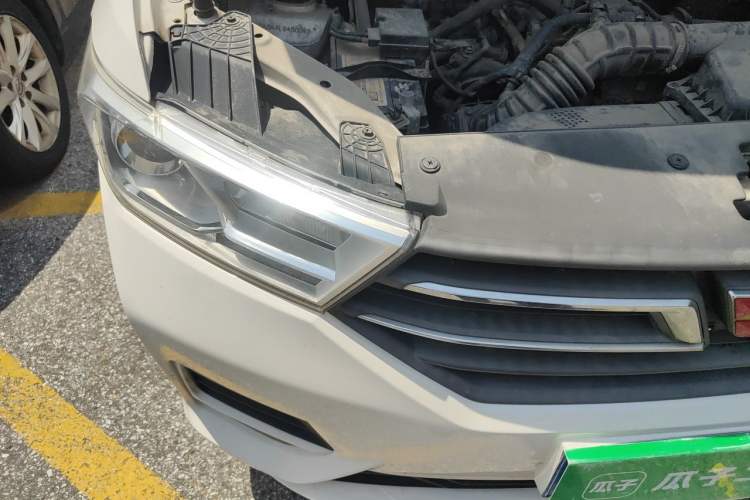 Used Wuling Hongguang 2019 1.5L S Standard Version China VI LAR Right Front Headlight