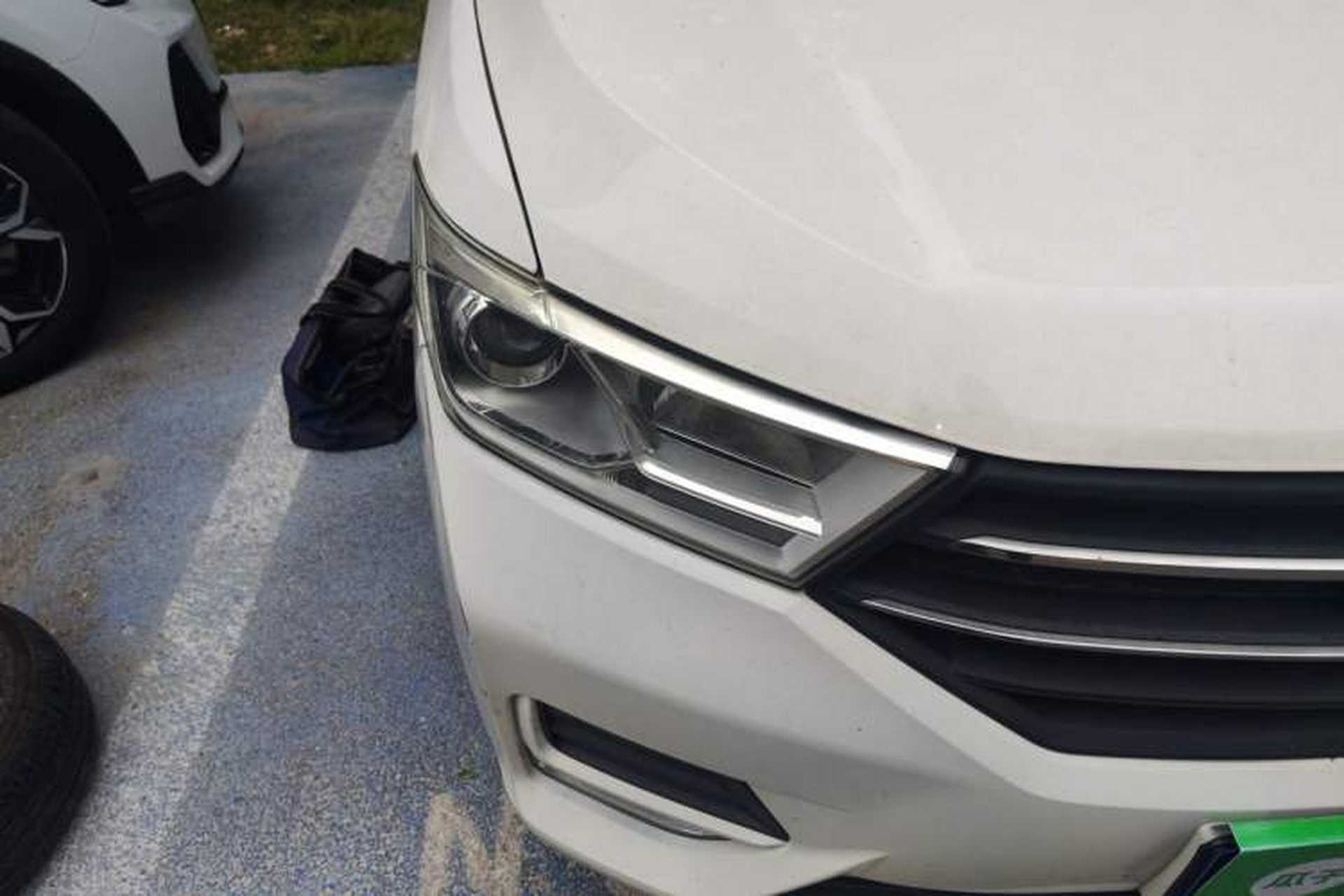 Used Wuling Hongguang 2019 1.5L S Comfort Edition China VI LAR Right Front Headlight