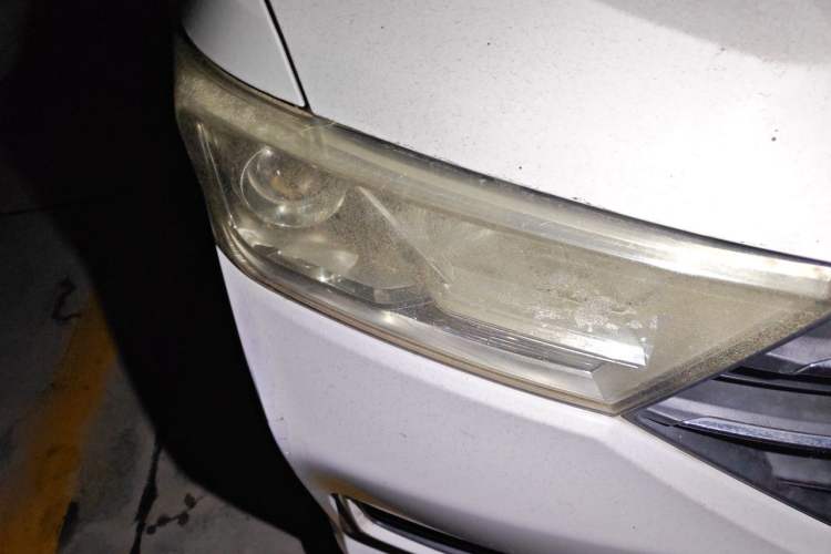 Used Wuling Hongguang 2019 1.5L S Comfort Edition China VI LAR Right Front Headlight