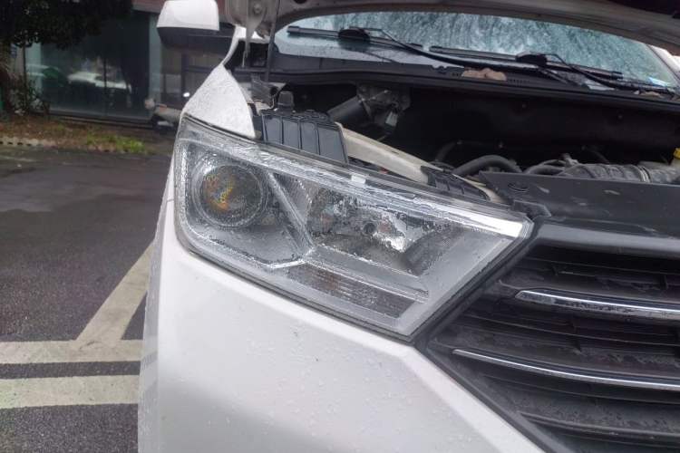 Used Wuling Hongguang 2019 1.5L S Comfort Edition China VI LAR Right Front Headlight