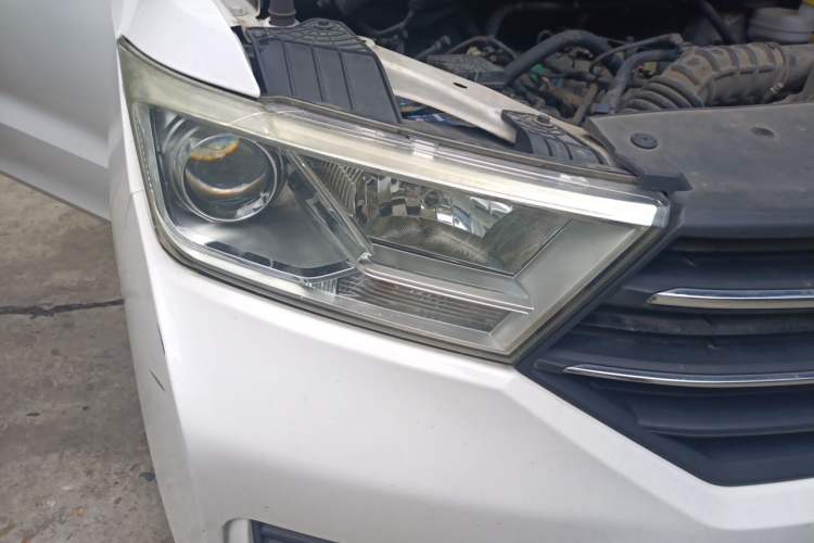 Used Wuling Hongguang 2019 1.5L S Standard Version China VI LAR Right Front Headlight